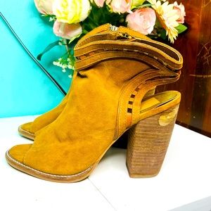 Dolce Vita booties